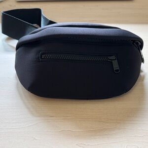 Dagne Dover Women’s cross body bag, black